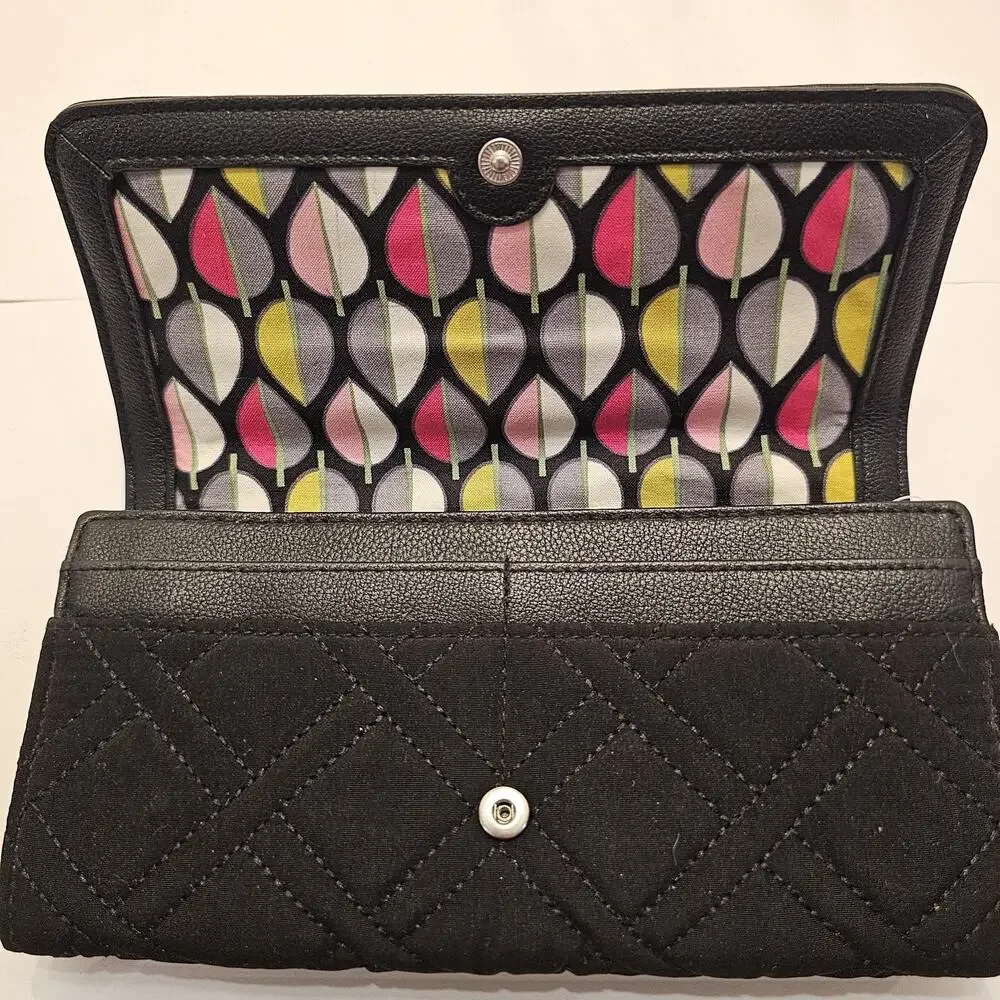 Vera Bradley Audrey Black Pebbled Vegan Leather Clutch Wallet Geometric‎ Print